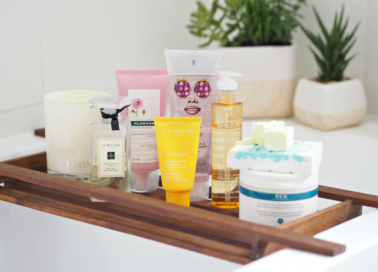 Stuff In My Bathroom I'm Loving Right Now (Eight Of My Fave Pampering Treats With The Best Fragrances!)